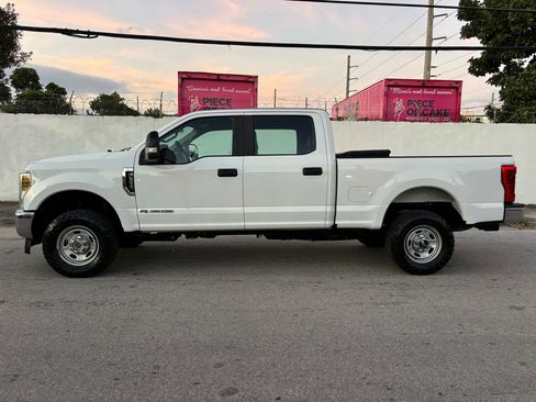 Used 2019 Ford F250 XL w/ Power Equipment Group image 2