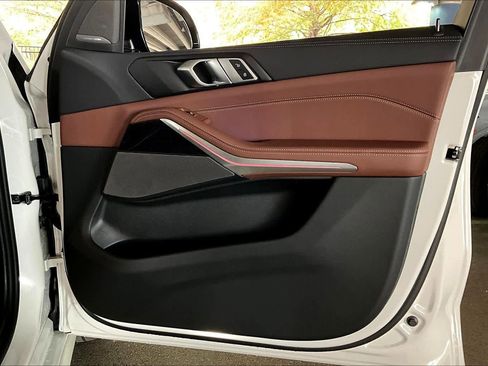 Certified 2026 BMW X5 M60i image 22