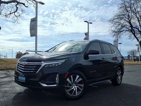 Used 2023 Chevrolet Equinox Premier image 3