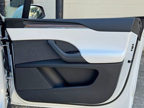 Used 2022 Tesla Model X AWD/4WD image 49
