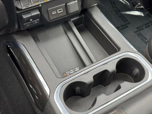 Used 2022 GMC Sierra 1500 AT4 w/ AT4 Premium Package image 16