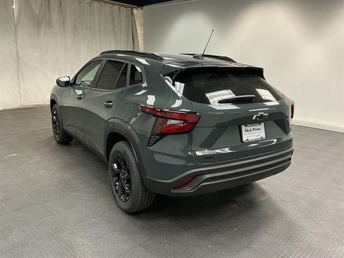 New 2026 Chevrolet Trax LT w/ Driver Confidence Package FWD image 5