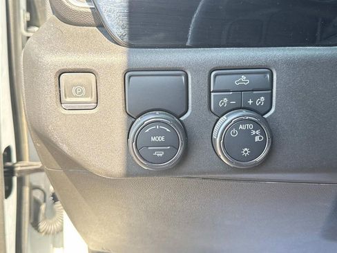 Used 2024 Chevrolet Silverado 2500 LT image 18