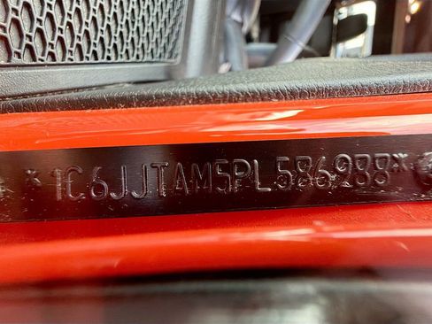 Used 2023 Jeep Gladiator Willys image 33