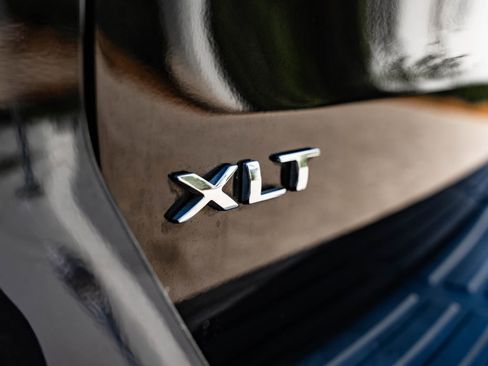 Used 2022 Ford Expedition XLT AWD/4WD image 18
