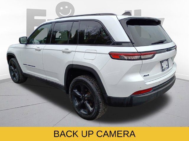 Used 2023 Jeep Grand Cherokee Limited w/ Black Appearance Package AWD/4WD image 7