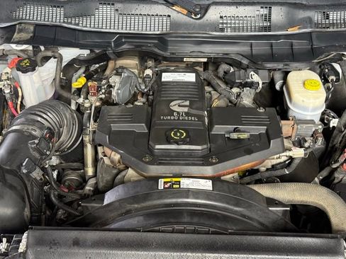 Used 2018 RAM 2500 Laramie w/ Cold Weather Group image 9