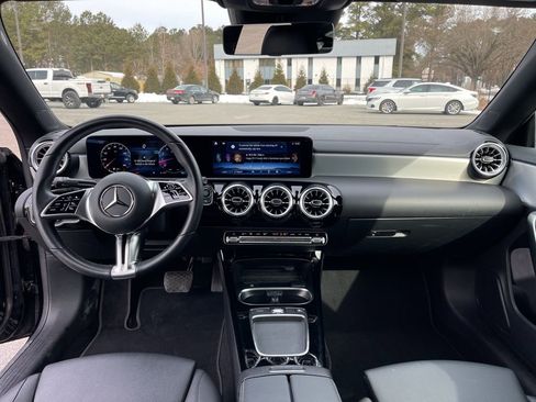 Certified 2025 Mercedes-Benz CLA 250 image 8