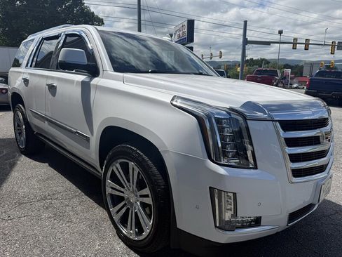 Used 2019 Cadillac Escalade Premium Luxury AWD/4WD image 6