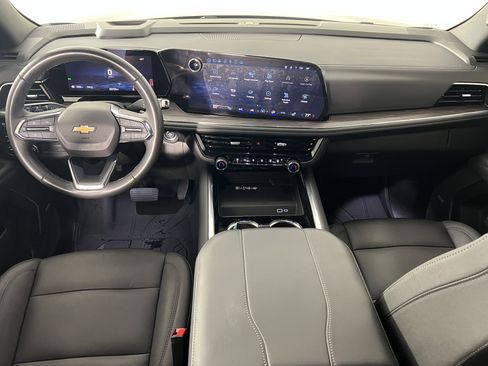 Used 2025 Chevrolet Suburban LT w/ Comfort Package image 23