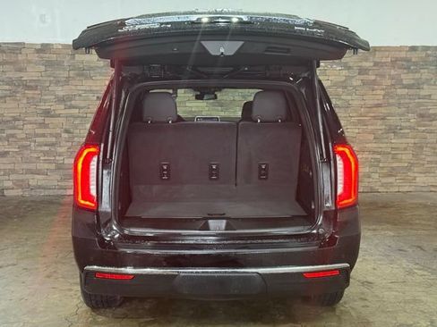 Used 2023 GMC Yukon SLT w/ SLT Luxury Package AWD/4WD image 8