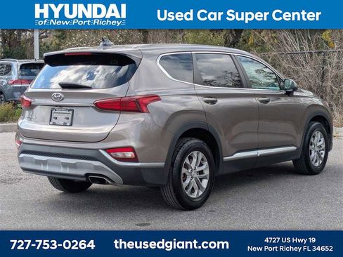 Used 2019 Hyundai Santa Fe SE image 5