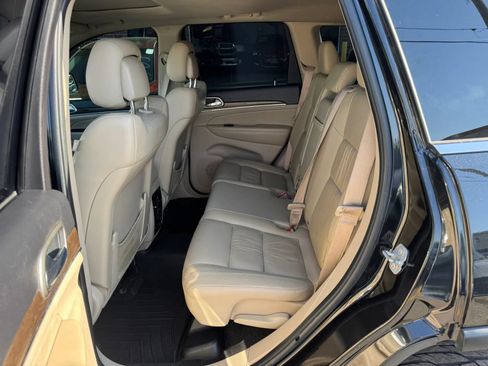 Used 2015 Jeep Grand Cherokee Limited AWD/4WD image 10