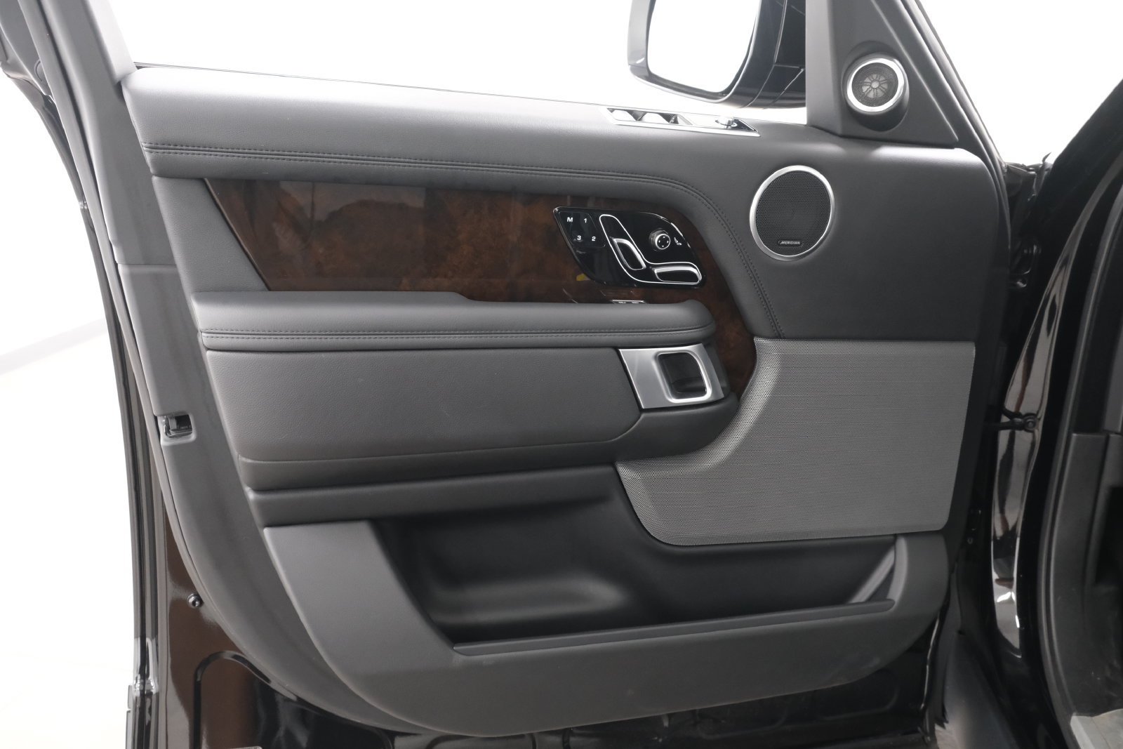Used 2021 Land Rover Range Rover AWD/4WD image 25