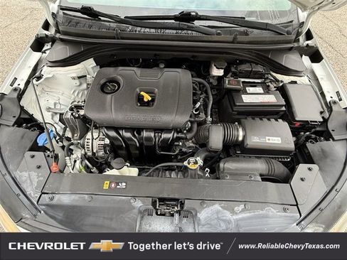 Used 2019 Hyundai Elantra SE w/ Cargo Package image 30