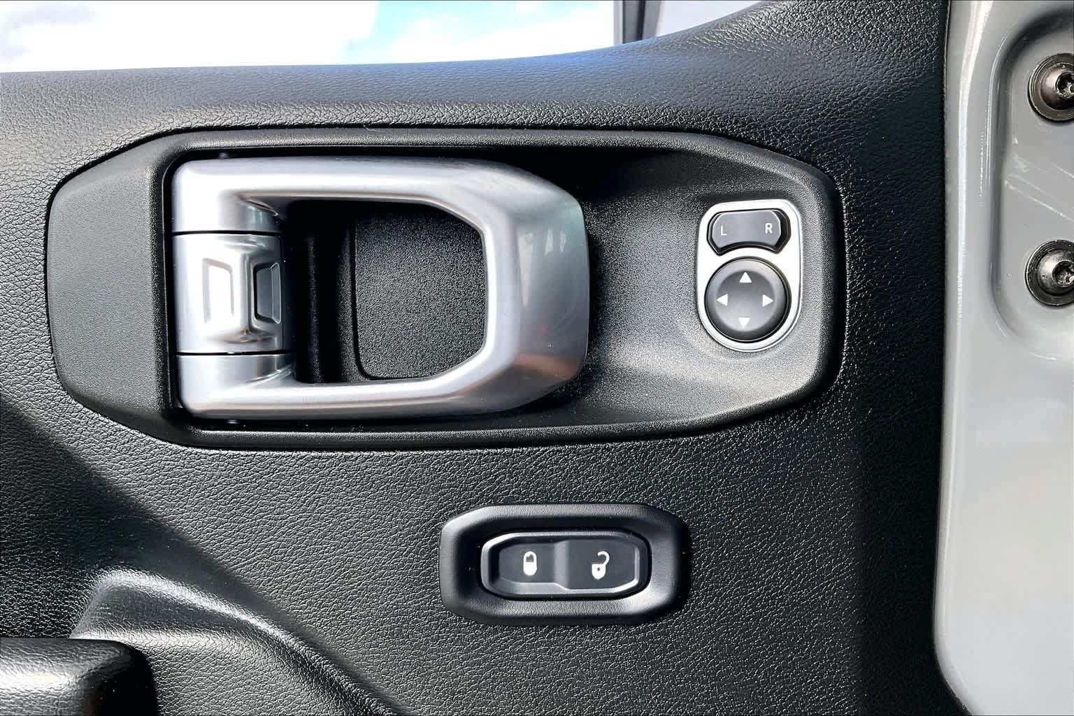 Used 2020 Jeep Wrangler Unlimited Sport AWD/4WD image 36