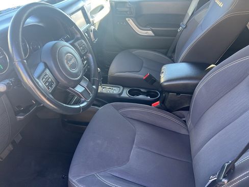 Used 2013 Jeep Wrangler Unlimited Sahara w/ Connectivity Group image 14