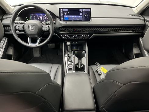 Used 2024 Honda Accord Touring image 4