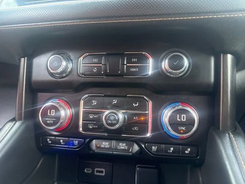 Used 2022 GMC Yukon AT4 AWD/4WD image 25