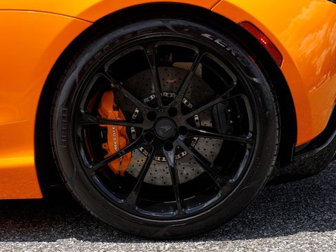 Used 2025 McLaren Artura Spider RWD image 25