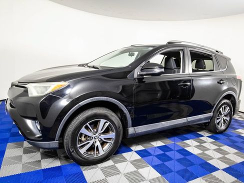 Used 2018 Toyota RAV4 XLE w/ Plus Extra Value Package FWD image 24