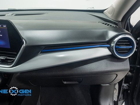 Used 2025 Chevrolet Trax LT w/ Driver Confidence Package image 39