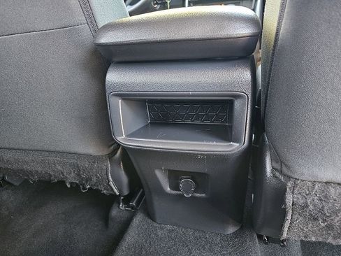 Used 2019 Toyota RAV4 LE image 19