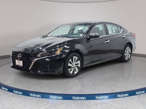 Used 2024 Nissan Altima 2.5 S FWD image 1
