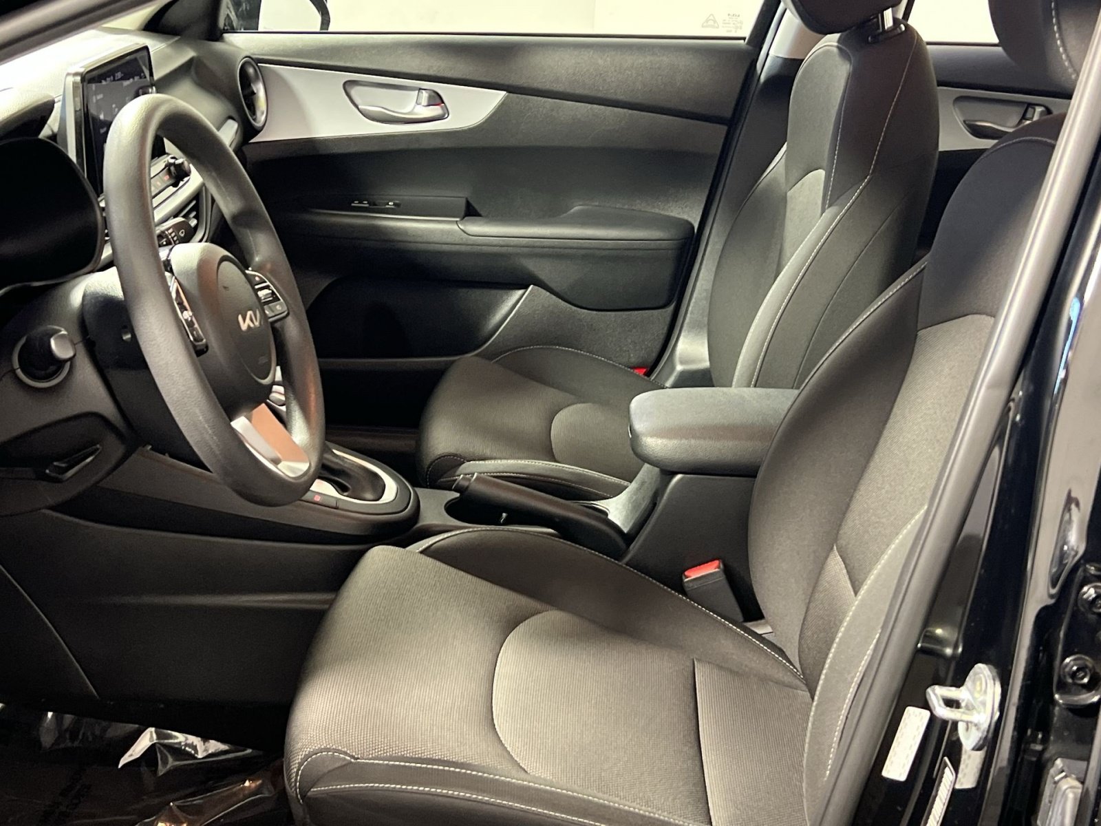 Used 2023 Kia Forte LXS FWD image 13
