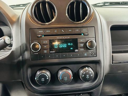 Used 2015 Jeep Patriot High Altitude FWD image 12