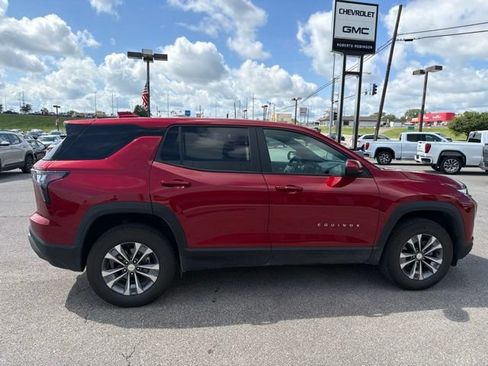 Used 2026 Chevrolet Equinox LT AWD/4WD image 12