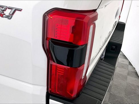 Used 2024 Ford F250 Lariat w/ Lariat Ultimate Package image 29