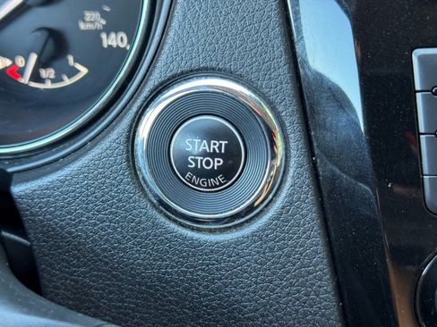 Used 2018 Nissan Rogue SL AWD/4WD image 23