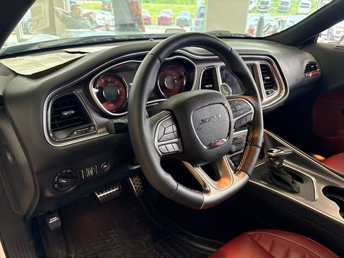 Used 2018 Dodge Challenger SRT Hellcat RWD image 15