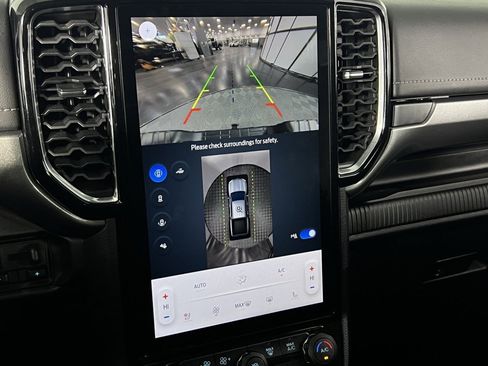 Used 2024 Ford Ranger Lariat w/ Advanced Towing Package image 18