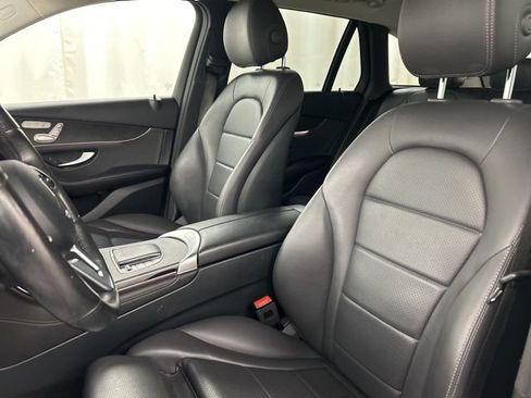 Used 2021 Mercedes-Benz GLC 300 4MATIC w/ Multimedia Package image 9