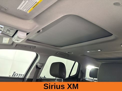 Used 2023 GMC Acadia SLE w/ Driver Convenience Package image 10