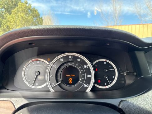 Used 2017 Honda Accord Touring image 14