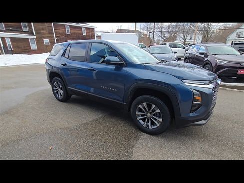 New 2026 Chevrolet Equinox LT image 2
