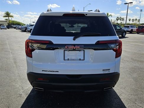 Used 2023 GMC Acadia SLE w/ Driver Convenience Package FWD image 11