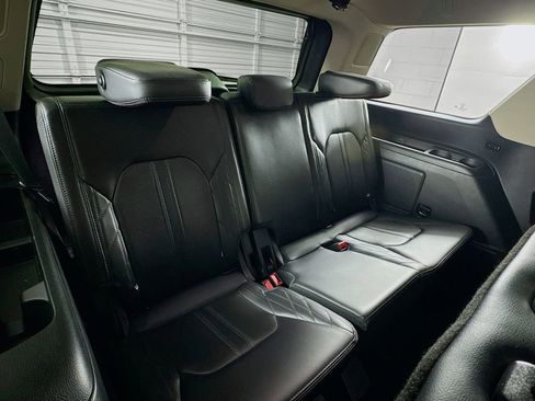 Used 2021 Ford Expedition Platinum image 29