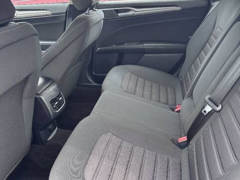 Used 2020 Ford Fusion SE FWD image 7