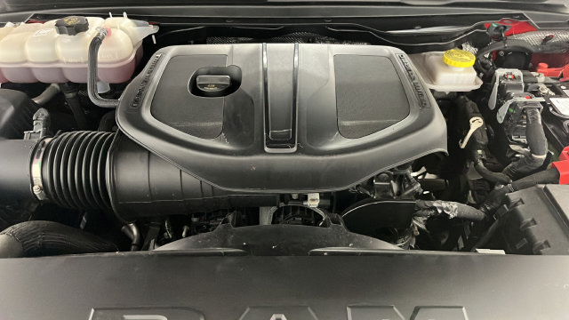 Used 2025 RAM 1500 Big Horn AWD/4WD image 31