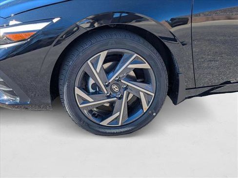 New 2025 Hyundai Elantra Sport image 9