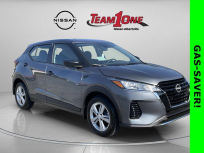 New 2025 Nissan Kicks Play S