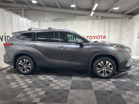 Used 2022 Toyota Highlander XLE image 10
