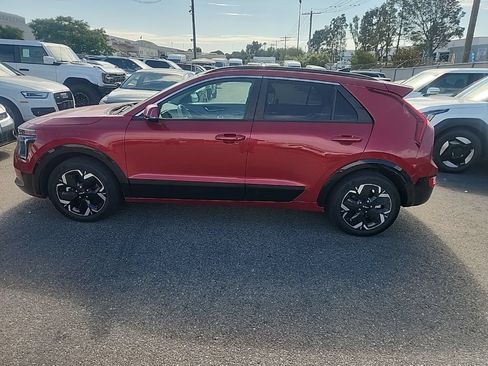 Certified 2023 Kia Niro Wind FWD image 9