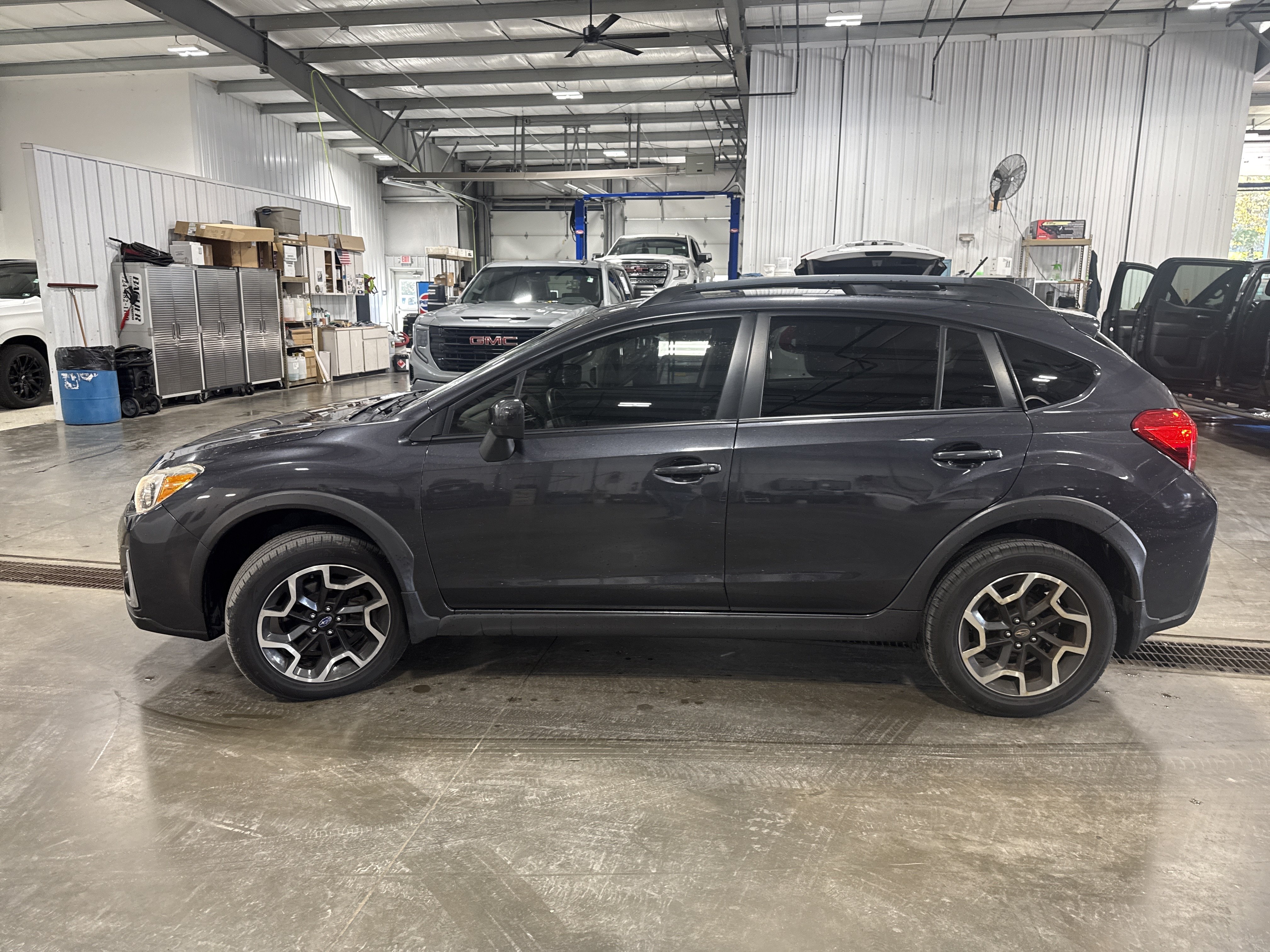 Used 2016 Subaru Crosstrek 2.0i Premium AWD/4WD image 5