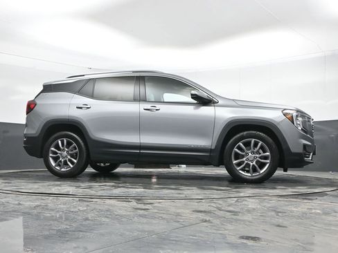 Used 2024 GMC Terrain SLT image 46
