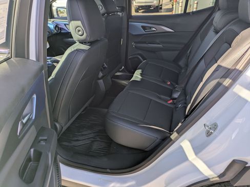 Used 2026 Chevrolet Equinox EV LT w/ LPO, All-Weather Mat Package AWD/4WD image 13